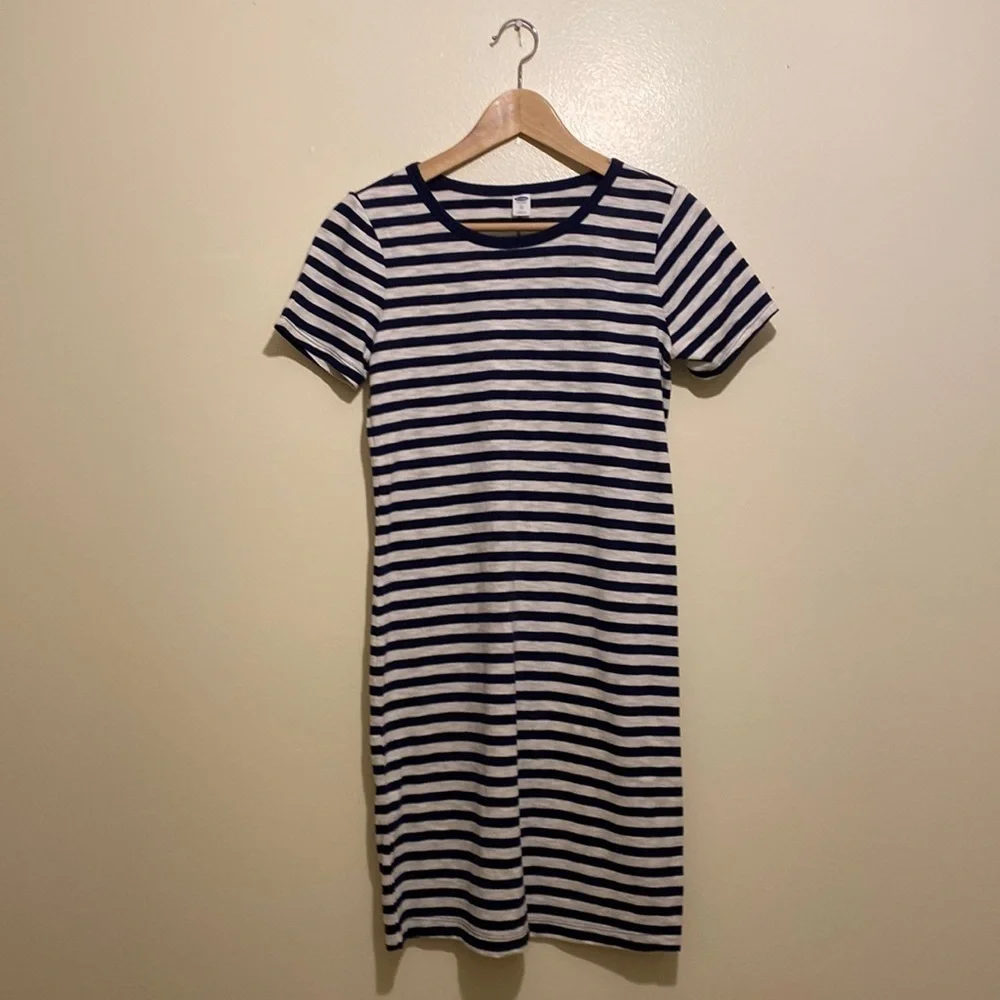 Old Navy T-shirt dress navy & white stripes. Size Xs. New. No tags . - Picture 2 of 9